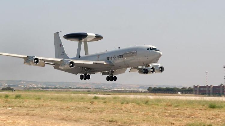Die Awacs-Flugzeuge fliegen unter Nato-Flagge, werden aber auch von deutschen Soldaten mitbetreut.