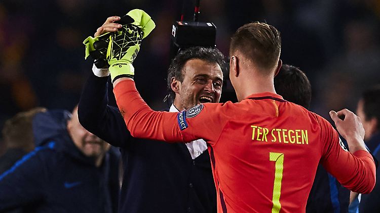 Lass dich umarmen! Trainer Luis Enrique und ter Stegen.