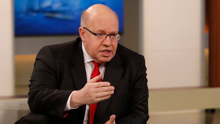 "Ich bin mir auch sicher, dass noch sehr, sehr viel Porzellan, das zerbrochen ist, aus dem Weg geräumt werden muss", sagt Peter Altmaier.