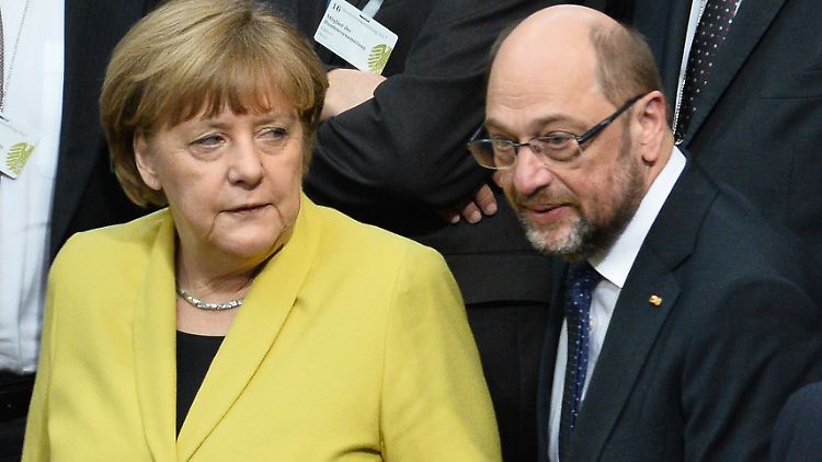 Die Kanzlerin und ihr Herausforderer: Bei den persönlichen Sympathiewerten liegt Merkel knapp vor Schulz.