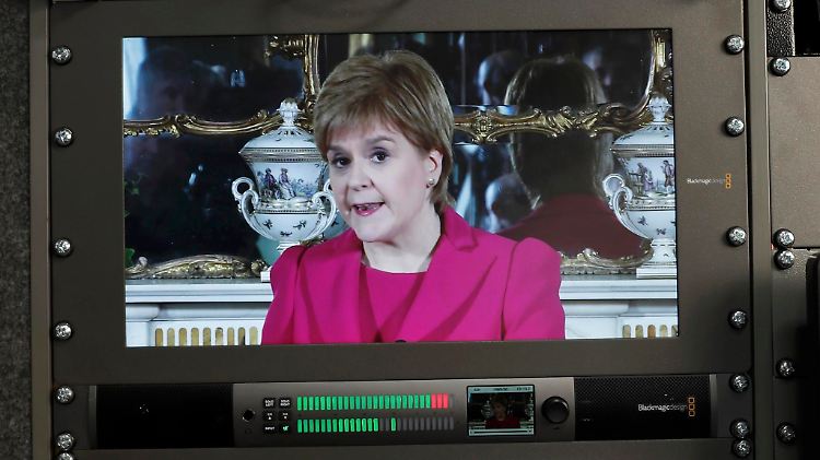 Die Forderung der schottischen Regierungschefin Sturgeon nach einem zweiten Referendum wurde auch im Fernsehen übertragen.