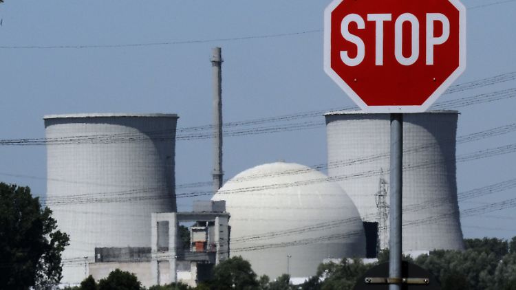 RWE verbucht den höchsten Verlust der Firmengeschichte - ein Grund ist der Atomkompromiss mit der Regierung.