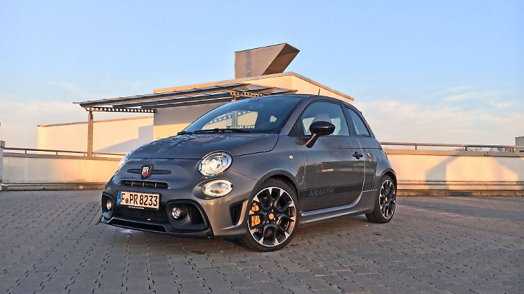 Der Abarth 595 Competicione sieht nicht nur scharf aus, er hat es mit 180 PS auch in sich.