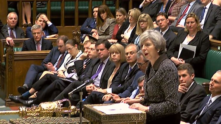 Theresa May zieht ihren Brexit-Zeitplan durch.