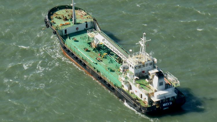 Archivaufnahme des entführten Öltankers "Aris 13".