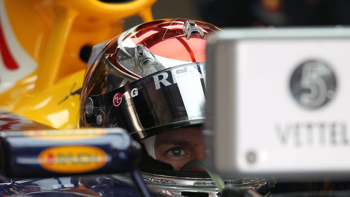Eben noch im Auto, morgen in Heppenheim: Sebsatian Vettel.