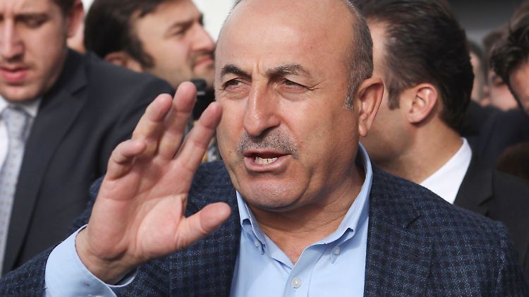 Der türkische Außenminister Mevlüt Cavusoglu warnt vor Religionskriegen in Europa.