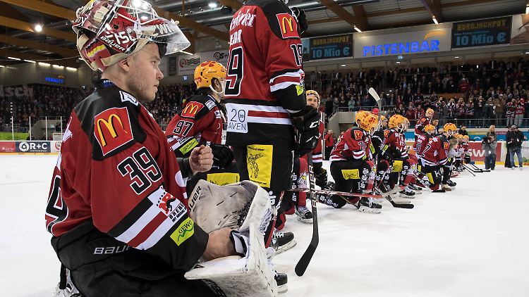 Trotz Klatsche: Die Fischtown Pinguins aus Bremerhaven wurden von ihren Fans ordentlich gefeiert.