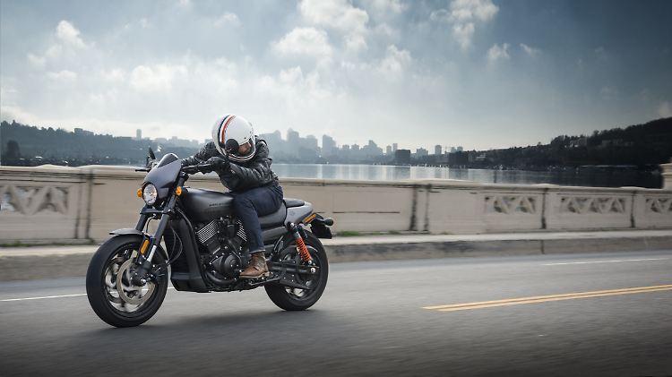 Als neues Einstiegsmodell soll die Harley Davidson Street Rod die glücklose Street 750 ablösen.
