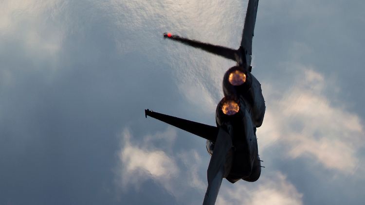 Ein israelischer F-15-Jet bei einem Showflug.
