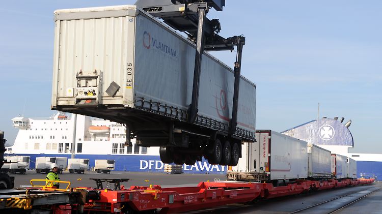 Die Exporte nach Großbritannien sind bereits weniger geworden. (Symbolbild vom Hafen in Kiel)