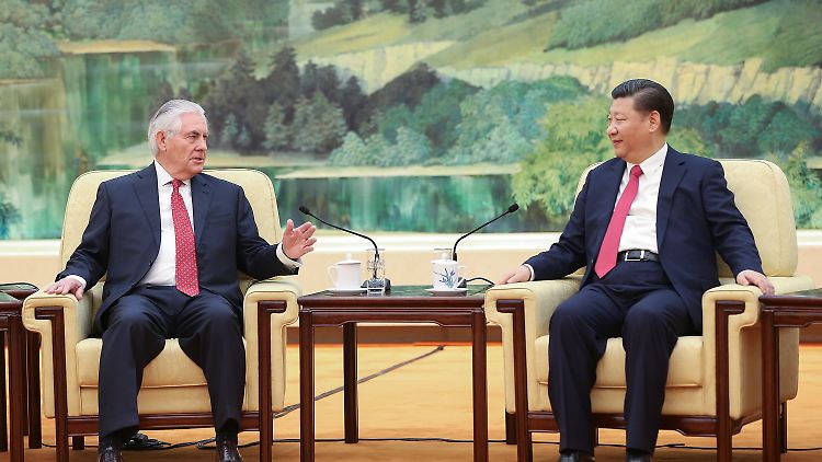 Xi Jinping mit Rex Tillerson in Peking.