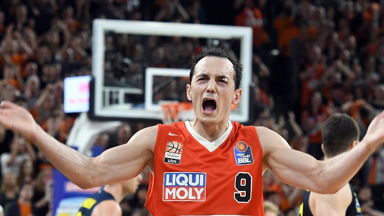 Rekord: Karsten Tadda und Ulm feierte gegen Alba Berlin den 26. Bundesliga-Sieg in Folge.