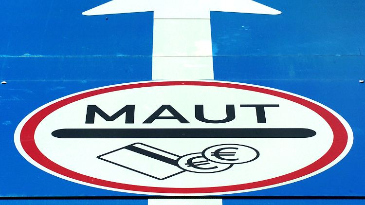 Dobrindt verspricht einen jährlichen Maut-Ertrag von gut 500 Millionen Euro.