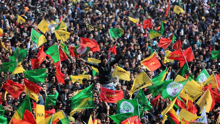 Bei dem kurdischen Neujahrsfest wurden auch Botschaften der inhaftierten HDP-Spitze verlesen.