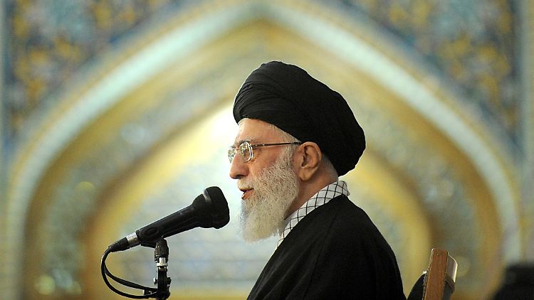Der oberste Religionsführer des Irans Chamenei unterstrich die Drohung des Außenministers indirekt.