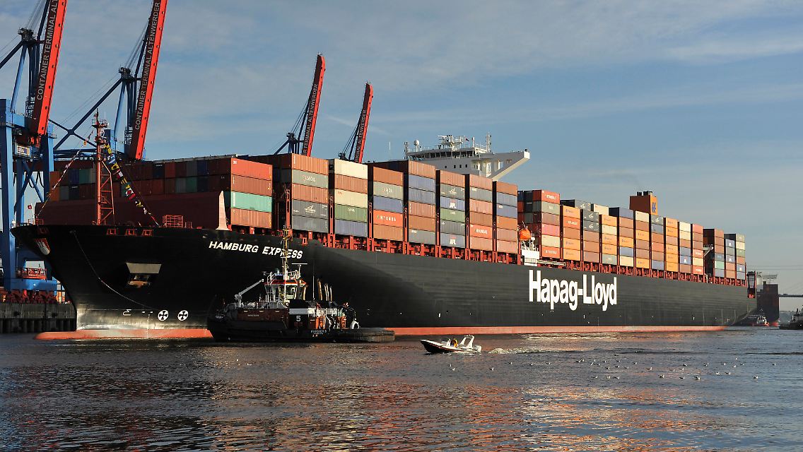 Die weltweit führenden Container-Reedereien Maersk und MSC hatten bereits vor einem Monat erklärt, ihre Iran-Aktivitäten wegen der drohenden Sanktionen zu überprüfen.