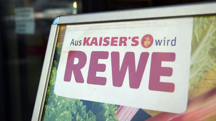 Die neuen Filialbetreiber stimmen ihre Kunden auf die Umstellung ein.