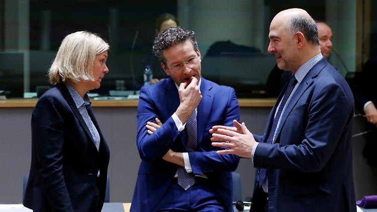 Für Klischees "kein Platz": Jeroen Dijsselbloem, hier zwischen Schwedens Finanzministerin Magdalena Andersson (l.) und EU-Kommissar Pierre Moscovici (r.) am Rand des EU-Finanzministertreffens in Brüssel.