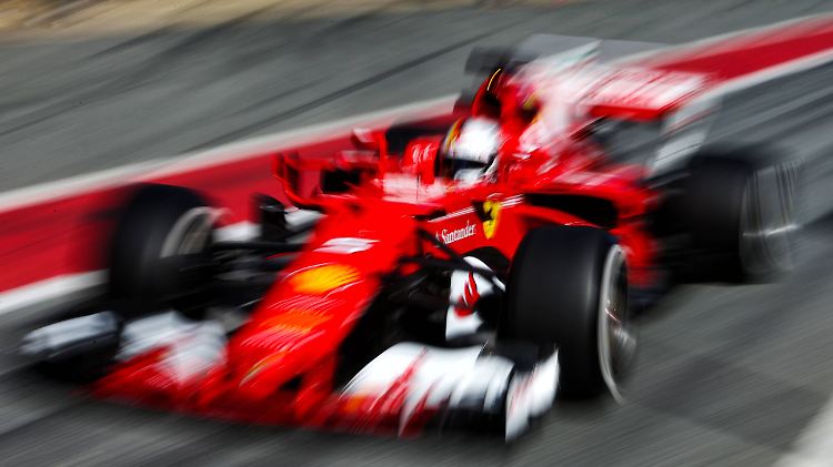 Hochgewetteter Mercedes-Jäger: Sebastian Vettel.