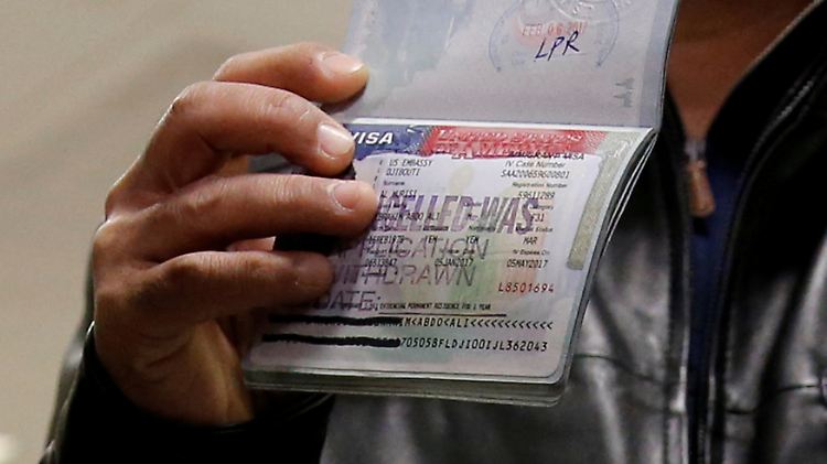Diesem Mann mit jemenitischem Pass wurde die Einreise in die USA verwehrt - in Zukunft werden die Einreisebestimmungen wohl noch schärfer.