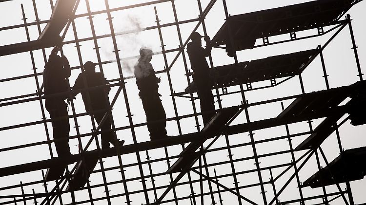 Sowohl Deutschlands Dienstleistern - etwa das Baugewerbe - als auch der exportorientierten Industrie geht es derzeit blendend.