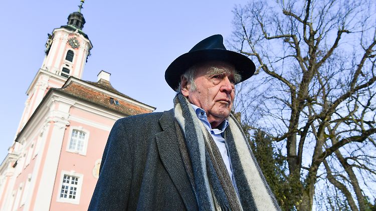 Für seine umstrittenen Äußerungen musste der Autor Martin Walser immer wieder harte Kritik einstecken.