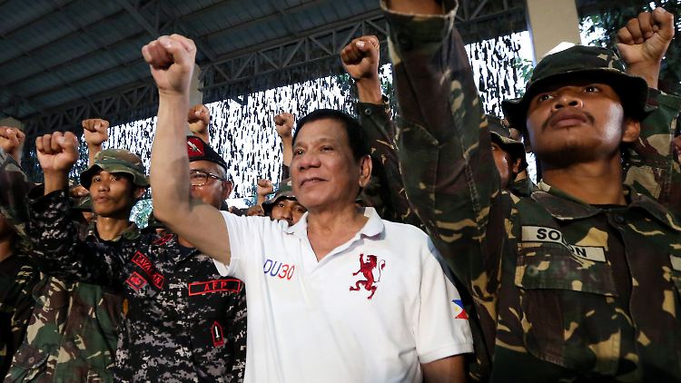 Duterte hat die Sicherheitskräfte der Philippinen auf einen harten Kampf gegen Rebellen und Kriminelle eingeschworen. 