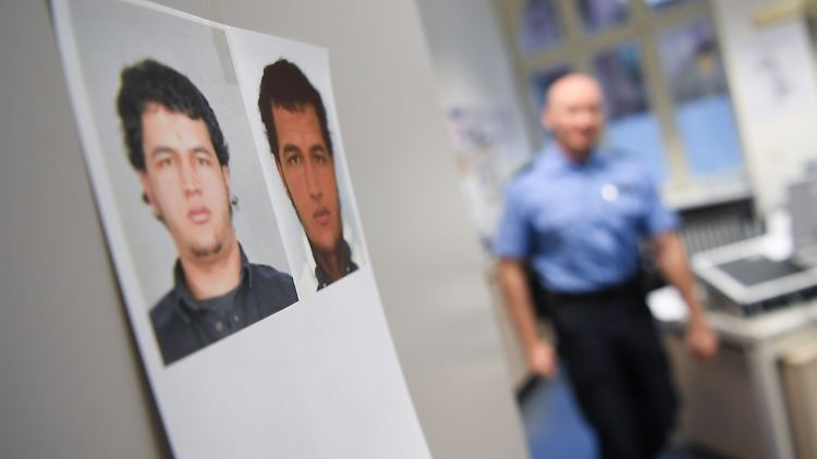 Nach dem Anschlag: der Attentäter auf Fahdungsfotos.