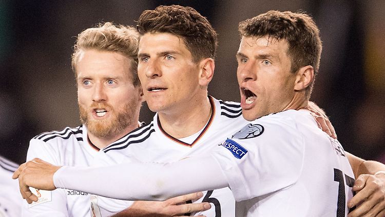 Torschützen unter sich: André Schürrle, Mario Gomez und Thomas Müller.
