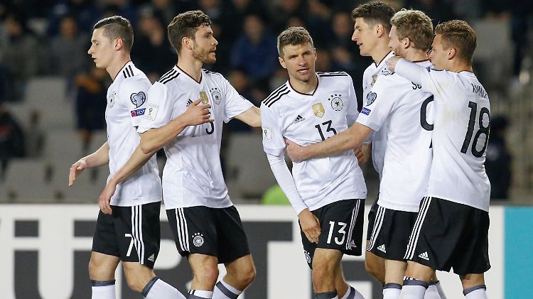 Neulich in Baku: Selbst Thomas Müller trifft wieder.