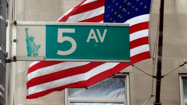 Das Hochhaus soll an der 5. Avenue unweit des "Trump Towers" entstehen.