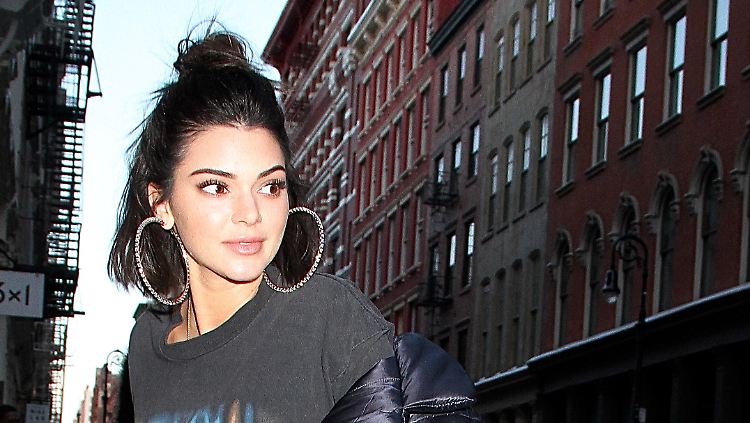Ein fremder Mann lauerte Kendall Jenner vor ihrem Anwesen auf.