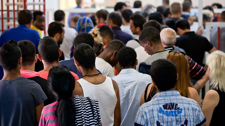 Das Saarland und Bremen genehmigten bis 2015 die meisten Asylanträge. 