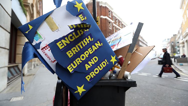 Ab Mittwoch läuft die Frist - dann bleiben zwei Jahre für Verhandlungen über einen geordneten Rückzug der Briten aus der EU.
