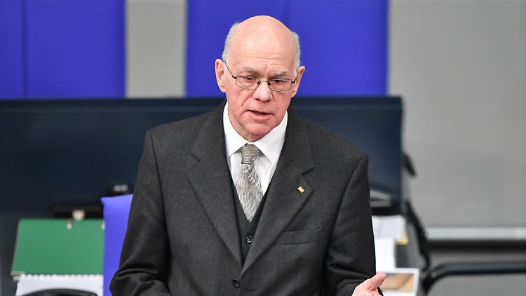 Der Bundestagspräsident verteidigt die Erlaubnis, das Verfassungsreferendum in Deutschland durchzuführen.