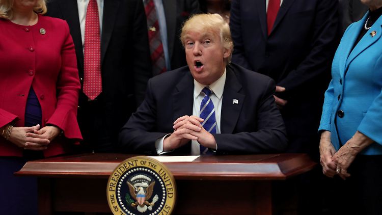 In Zugzwang, endlich mal was geregelt zu bekommen: Donald Trump