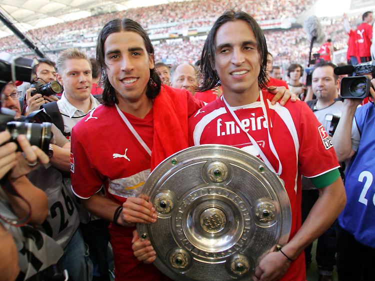 Deutscher Meister wird nur der VfB: Samit Khedira im Mai 2007 mit dem Kollegen Fernando Meira.