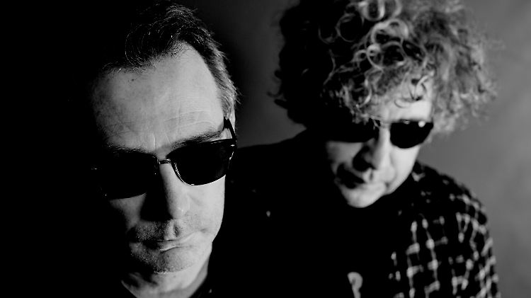 Raufen sich nach knapp 20 Jahren wieder zusammen: Jim (l.) und William Reid alias The Jesus & Mary Chain.