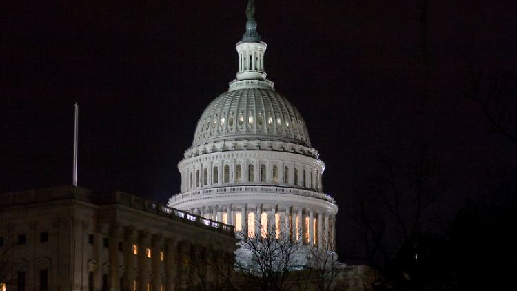 Das Kapitol in Washington am Dienstagabend.