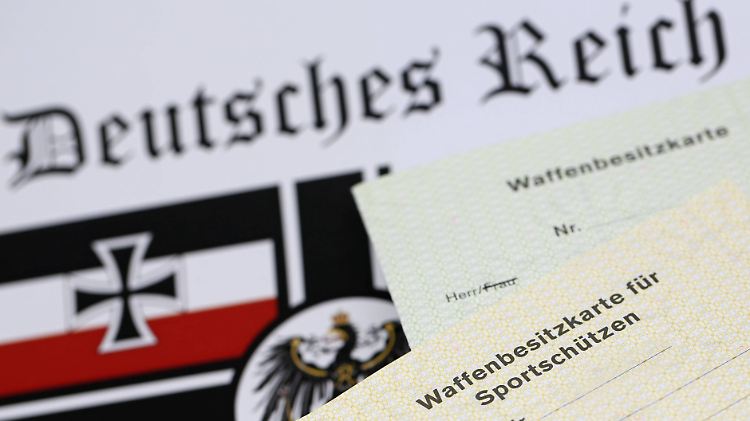 Von Reichsbürgern erstellte Fantasie-Dokumente.