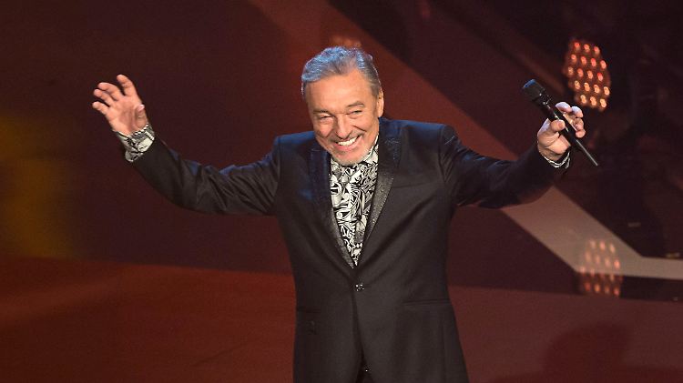 Karel Gott wird auch "Goldene Stimme von Prag" genannt.