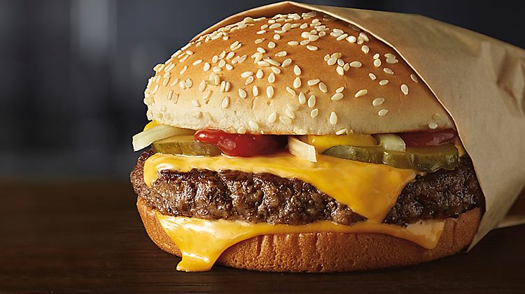 Vorerst wird nur der Quarter Pounder, der seit 1973 auf der McDonald's-Speisekarte steht, mit Frischfleisch zubereitet.