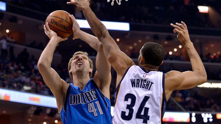 Dirk Nowitzki war trotz bescheidener Trefferquote aus dem Feld Topscorer von Dallas.