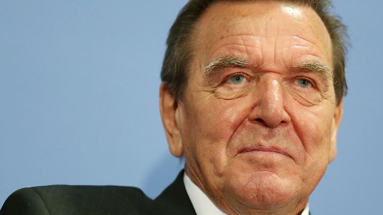 Schröder hat kein Problem damit, wenn seine Agenda-Politik heute kritisiert wird.