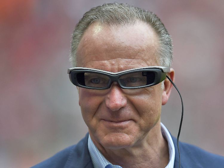Ist das diese berühmte Vereinsbrille?