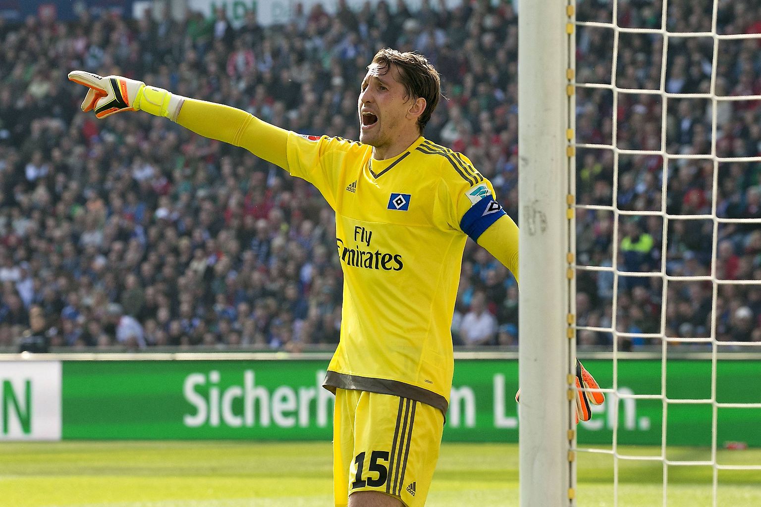 "Es ist Wahnsinn in Hamburg. Da gewinnst du ein Pokalspiel, und es herrscht Rieseneuphorie."
(HSV-Torwart René Adler am 1. Spieltag über Erwartungen und Begeisterung in der Hansestadt)