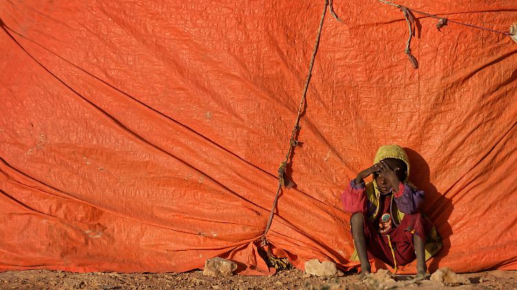 Auf der Flucht vor den Folgen der Dürre suchen viele Menschen Zuflucht in Camps der Vereinten Nationen.  