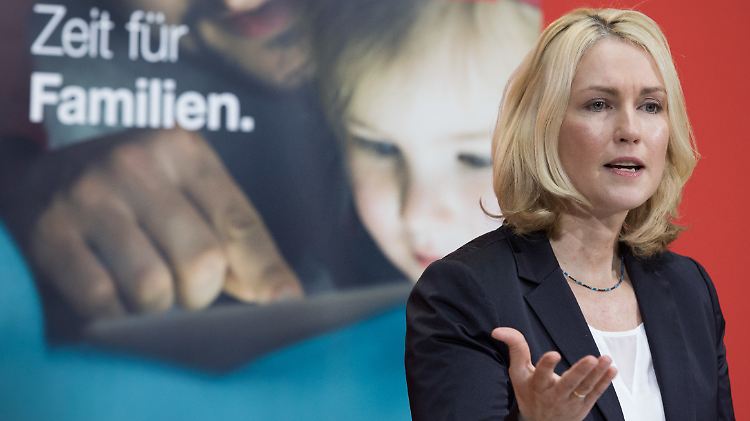 Viele Familien stünden "massivem Druck", sagt Familienministerin Manuela Schwesig.