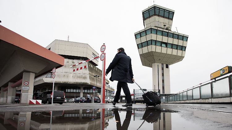 Ursprünglichen Plänen zufolge sollte der Berliner Großflughafen BER längst eröffnet und Tegel schon geschlossen sein.